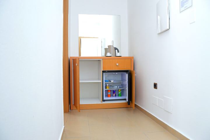Room 4 of 38