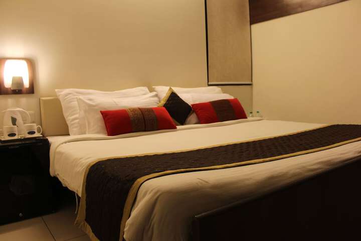 Room 12 of 38