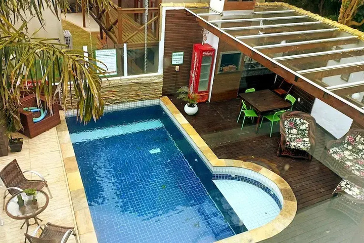 Pool 9 of 13