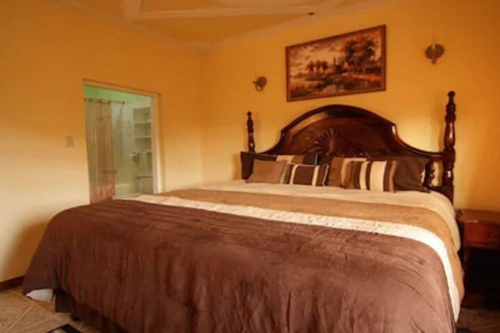 Room 2 of 17