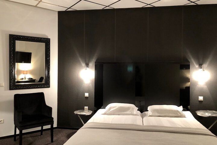 Room 8 of 39