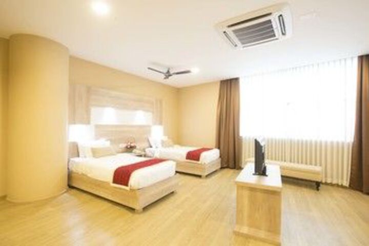 Room 9 of 30