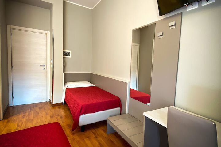 Room 19 of 35