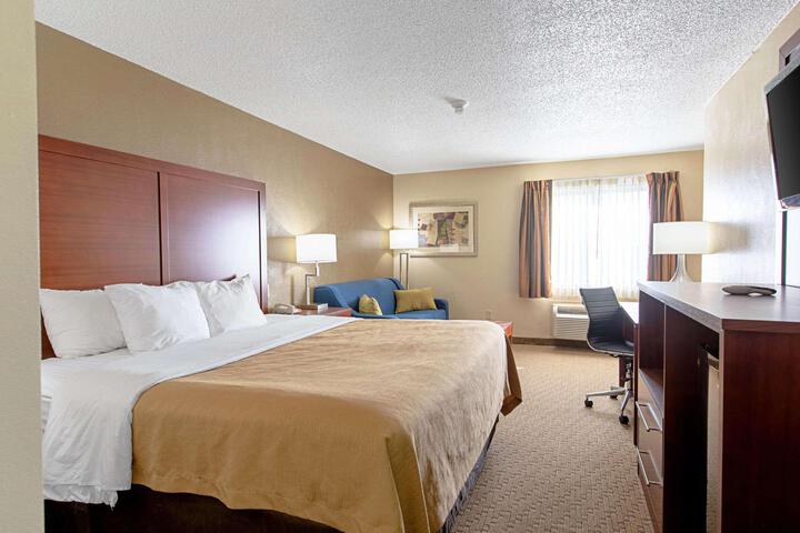1 King Bed (2 of 5)