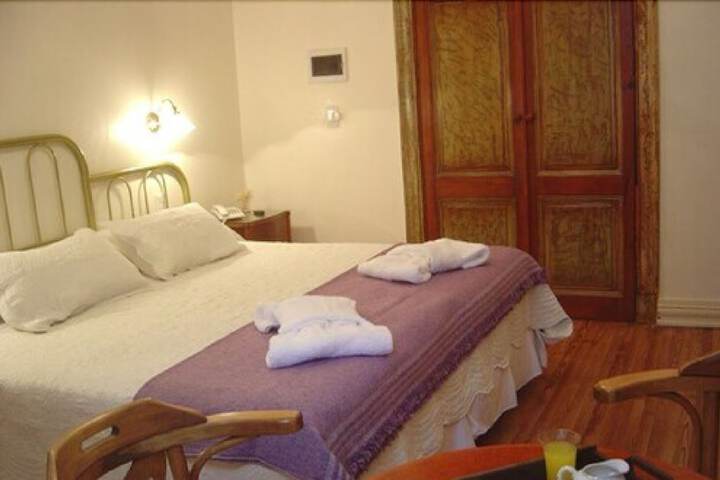 Room 3 of 52