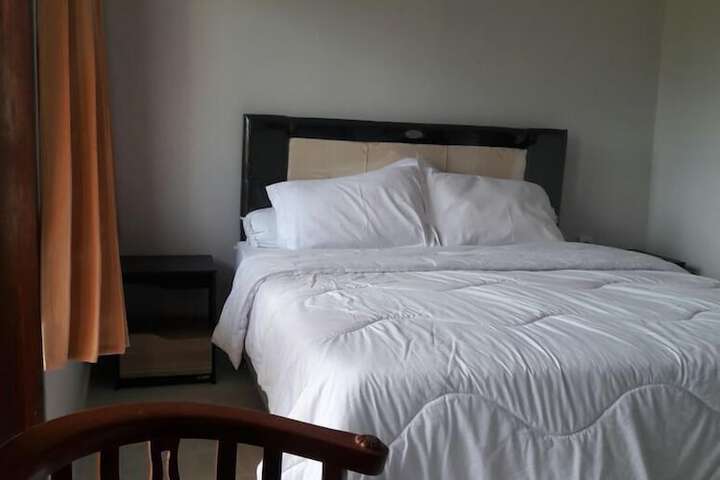Room 9 of 11