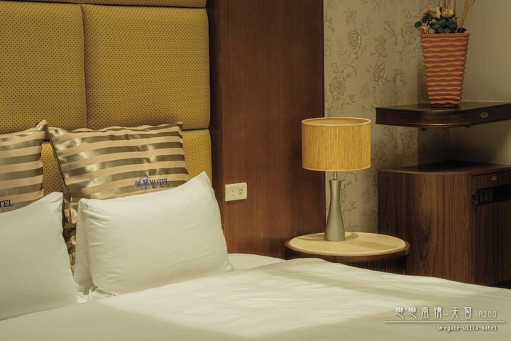 Room 83 of 263