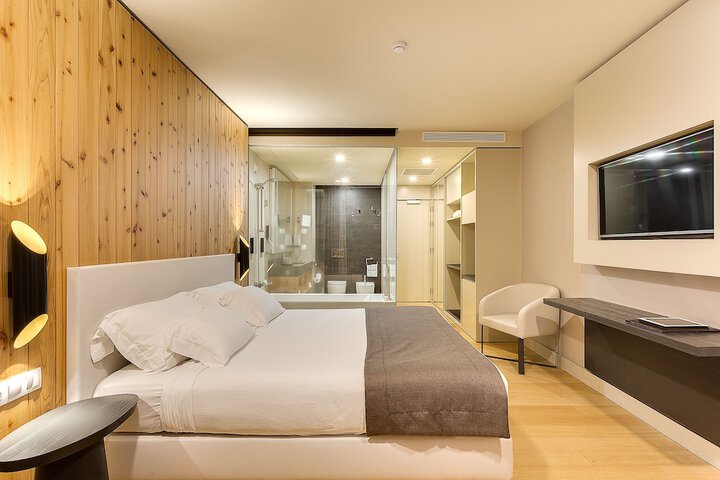 Room 9 of 47