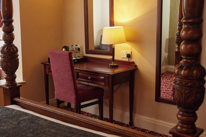 Room 6 of 55
