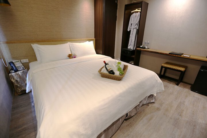 Room 14 of 64