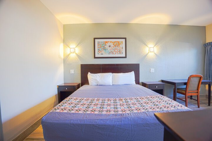 1 King Bed with Kitchenette (30 of 68)