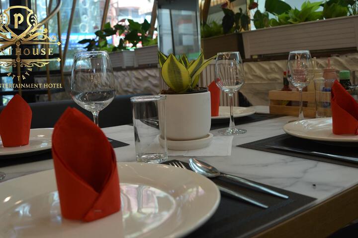restaurant cafeteria