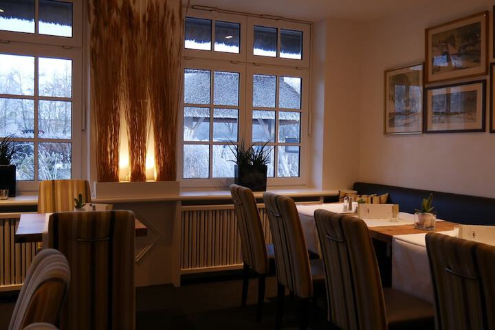 Dining 22 of 31