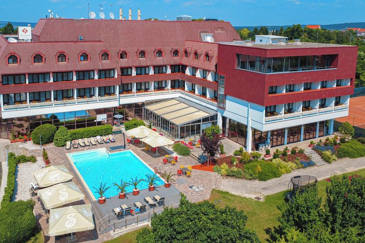 Hotel 53 of 54
