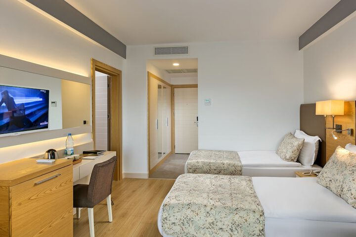 Room 15 of 121