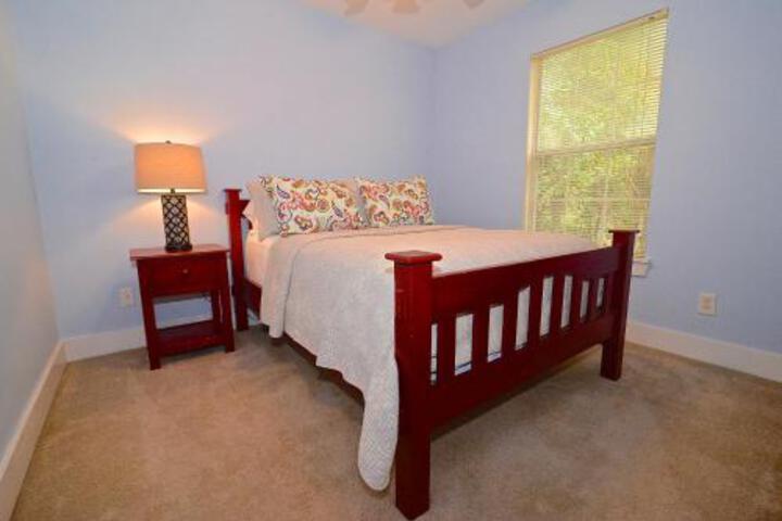 Porch Lane Cottage C in Fairhope, AL