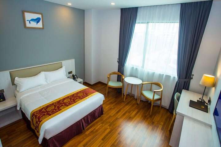 Room 6 of 38