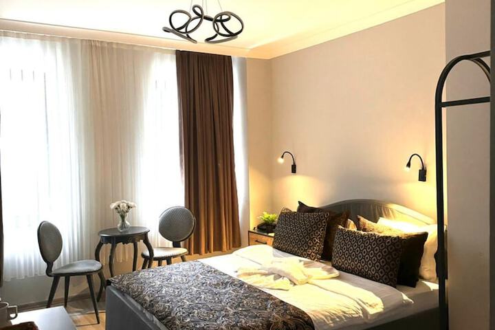 Room 13 of 25