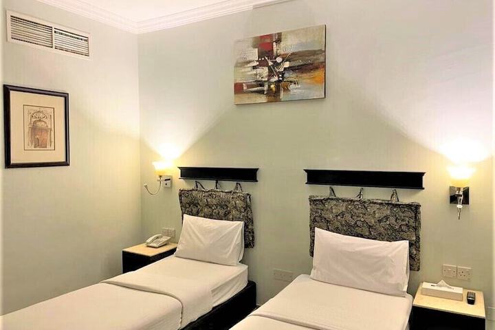 Room 13 of 39