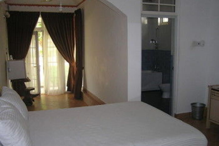 Room 11 of 29