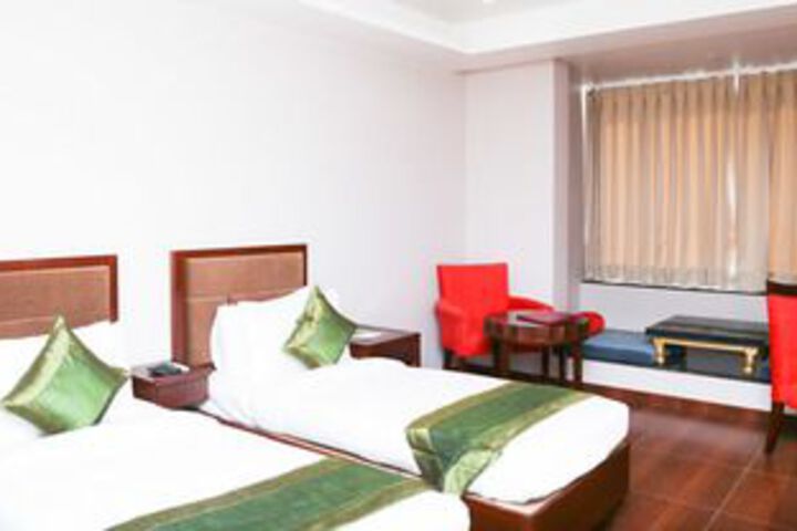 Room 12 of 34