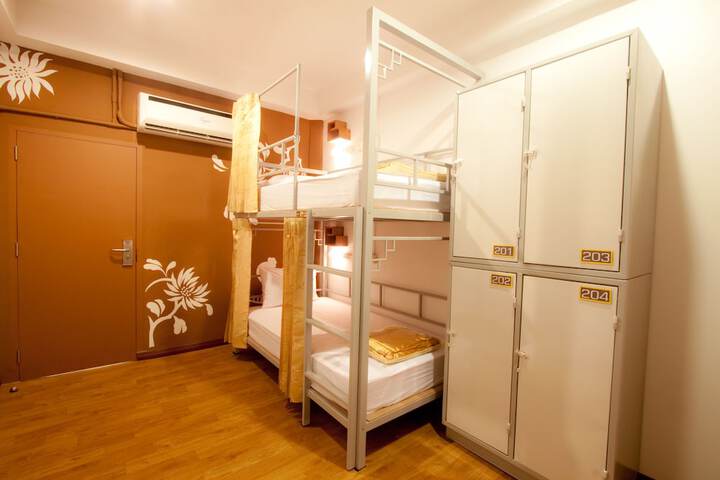Room 16 of 65
