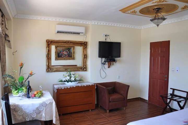 Room 15 of 37