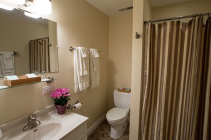 Room 102 of 111