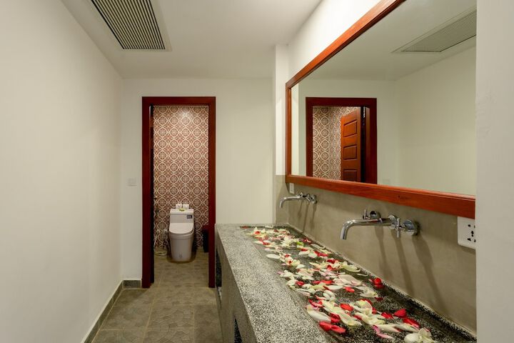 Room 57 of 85