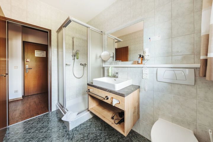 Room 40 of 64