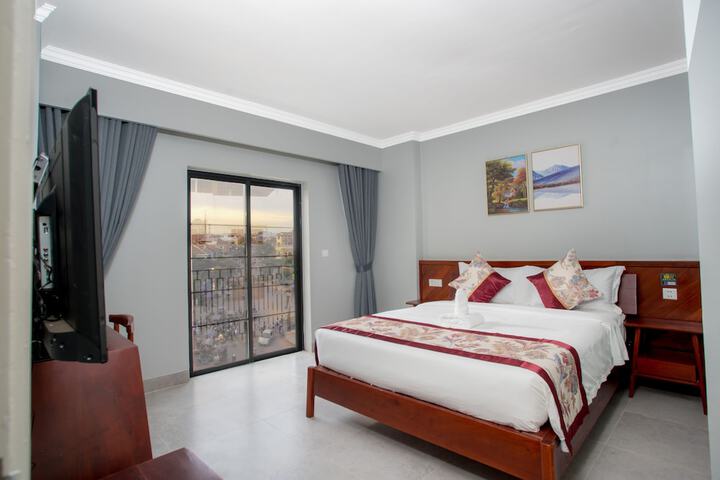 Room 10 of 30