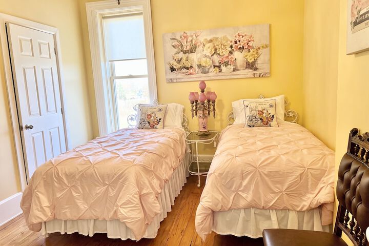 Room 5 of 40