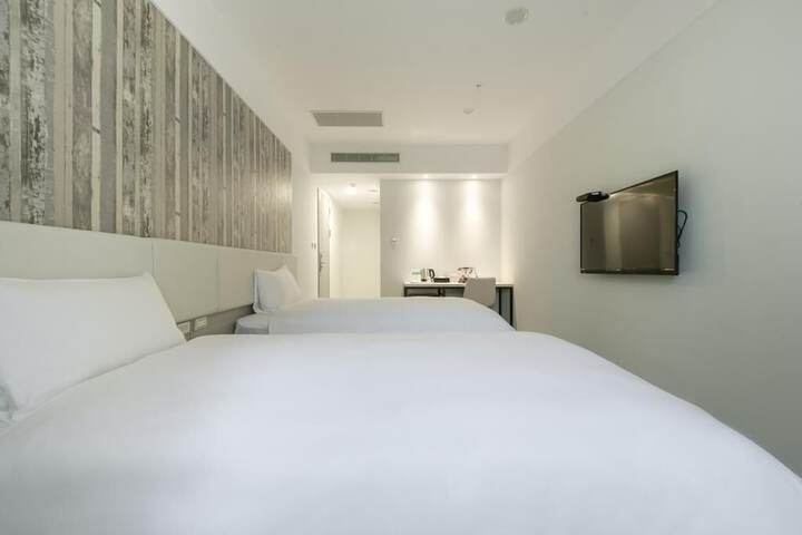 Room 9 of 41