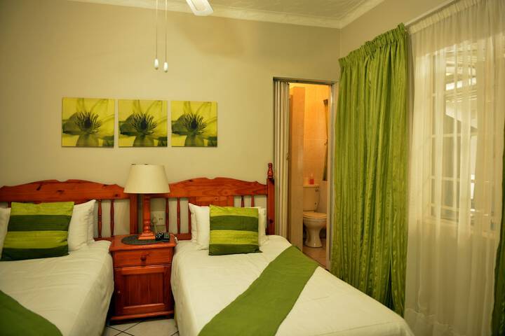 Room 16 of 35