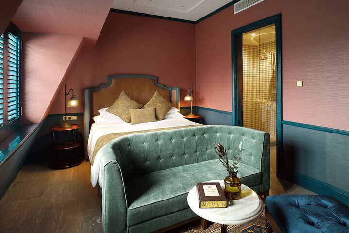 Room 10 of 40