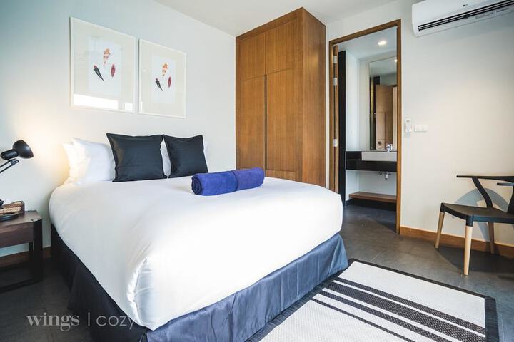 Room 9 of 32