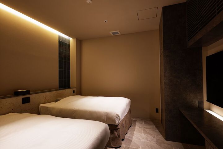 Room 9 of 65