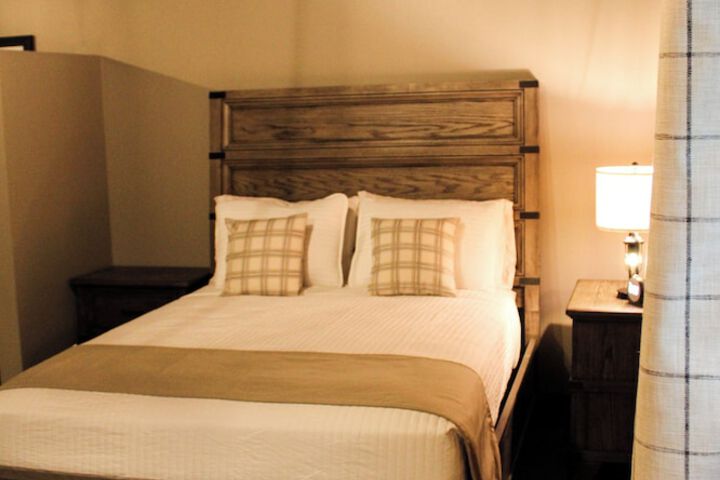 Room 8 of 42