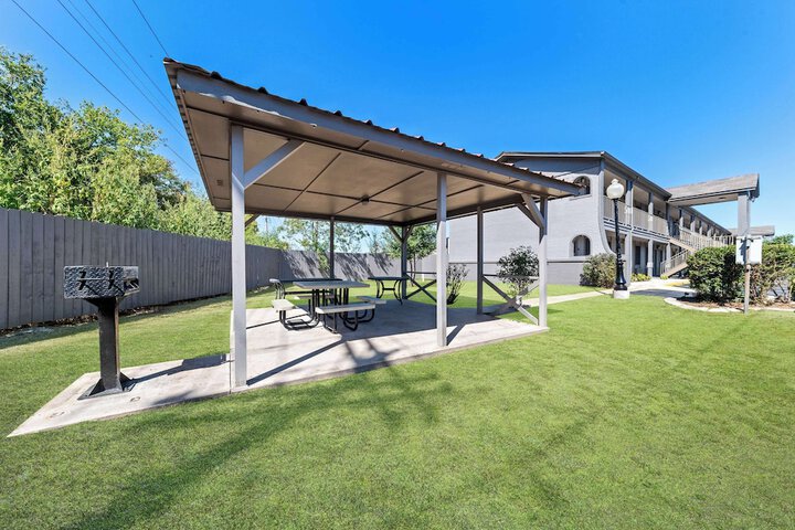 BBQ/picnic area