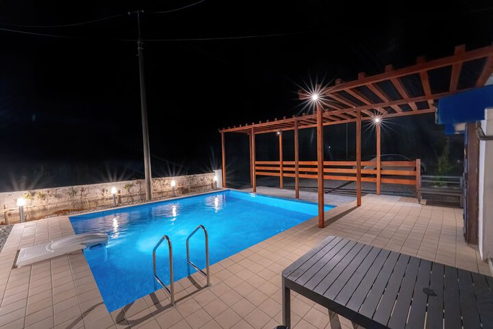Pool 48 of 63
