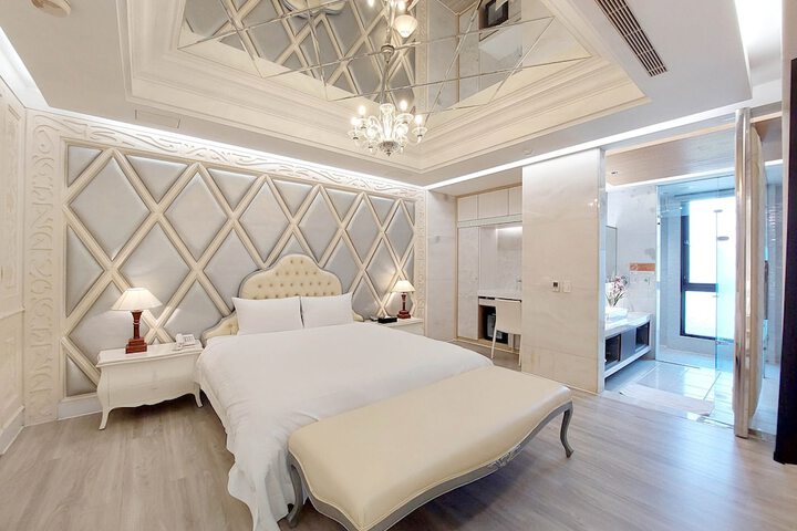 Room 4 of 69