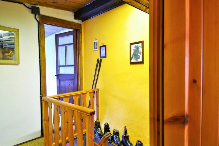 Room 9 of 23