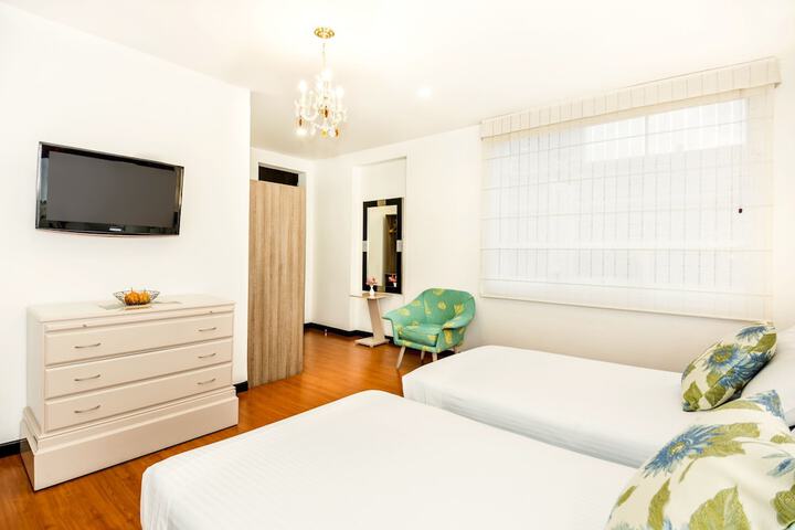 Room 13 of 39