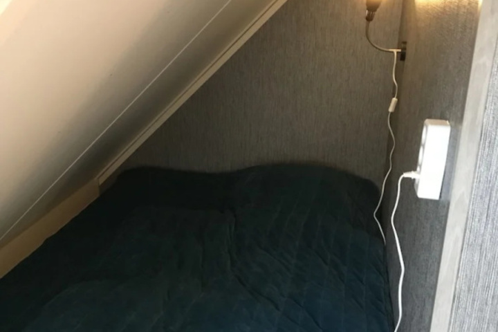 Room 2 of 13