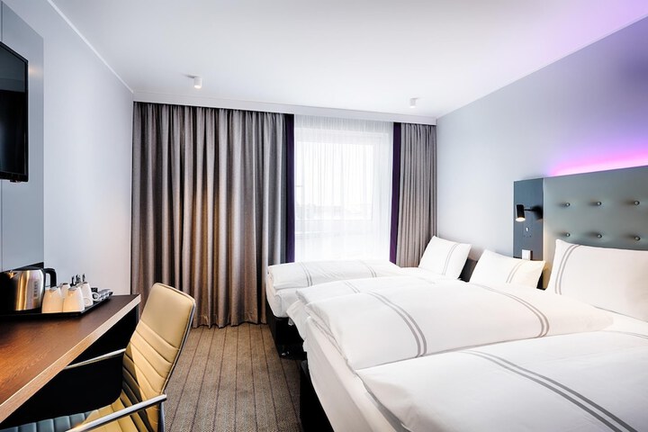 Room 15 of 38