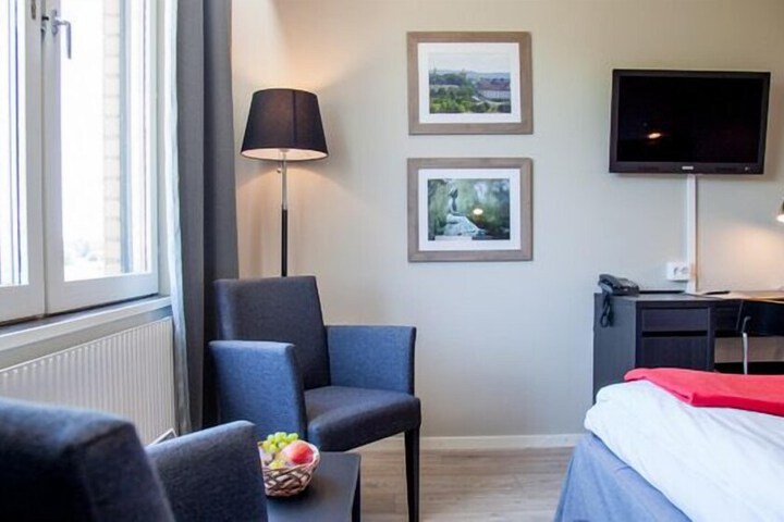 Room 5 of 36