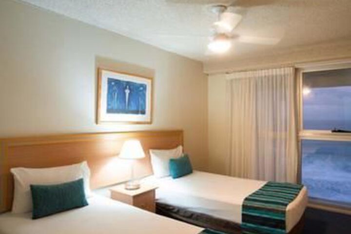 Room 10 of 12