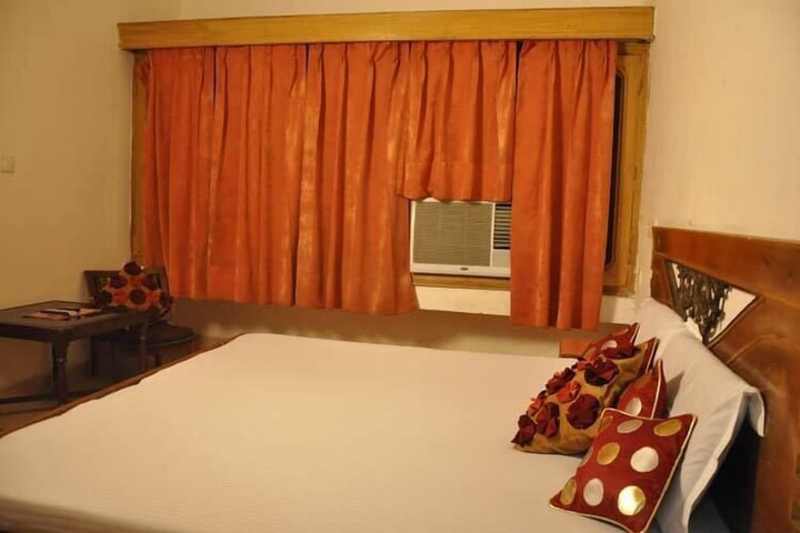 Room 5 of 19