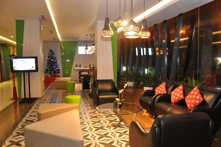 Hotel Lobby