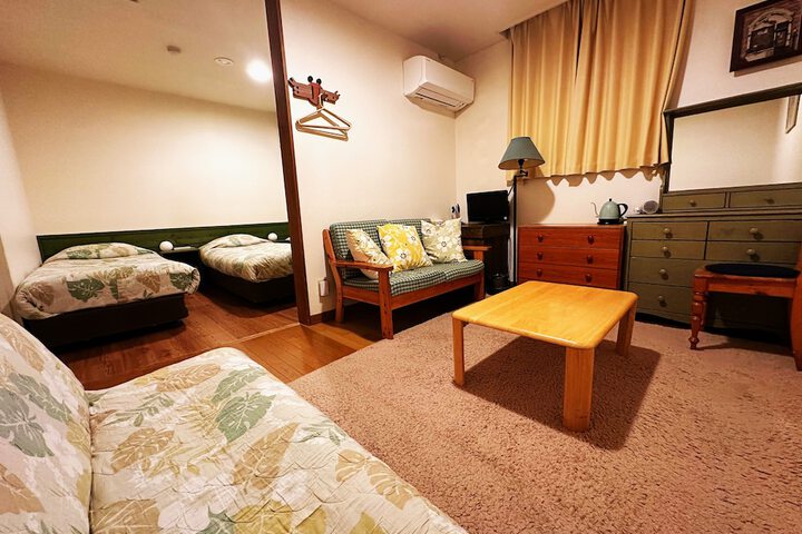 Room 3 of 22